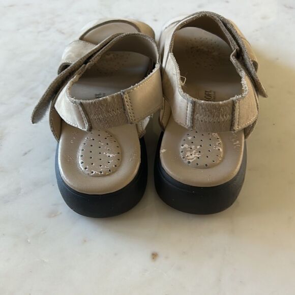 Ultrasoft Red Cross tan leather Velcro strap sandals 8W‎ - Picture 5 of 11